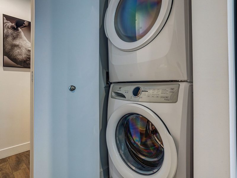 Business-Ready Serviced 2 Bedroom Apartment in Montreal