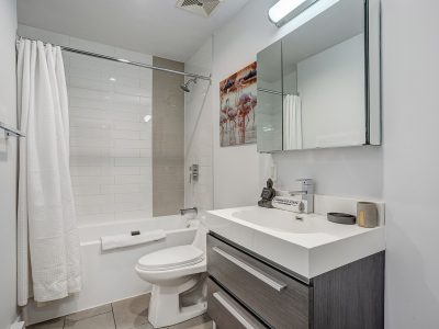 Business-Ready Serviced 2 Bedroom Apartment in Montreal