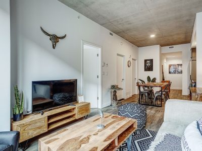 Business-Ready Serviced 2 Bedroom Apartment in Montreal