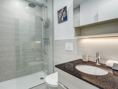 2 Bedroom Furnished Apartment in Central Laval