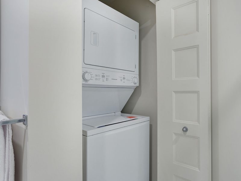 1 Bedroom Corporate Housing in Laval’s Saint-Martin District