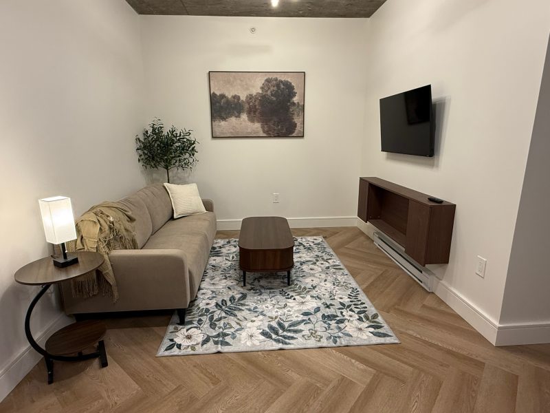 Corporate Apartment 5 Minutes from YUL Montréal Airport
