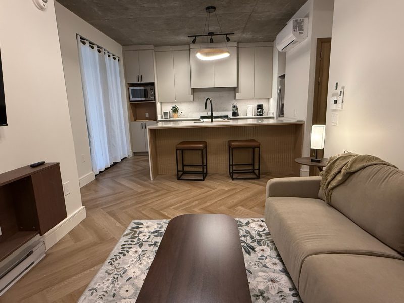 Corporate Apartment 5 Minutes from YUL Montréal Airport