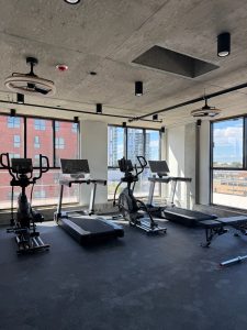 Corporate Apartment 5 Minutes from YUL Montréal Airport