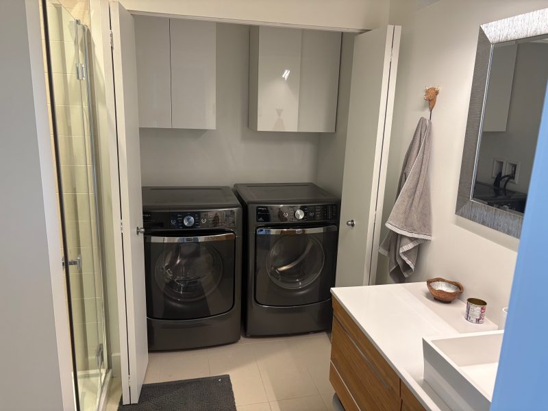 Spacious Exécutive 2BR/2BA Condo in Griffingtown - 2 Indoor Parking Spaces & Downtown Views